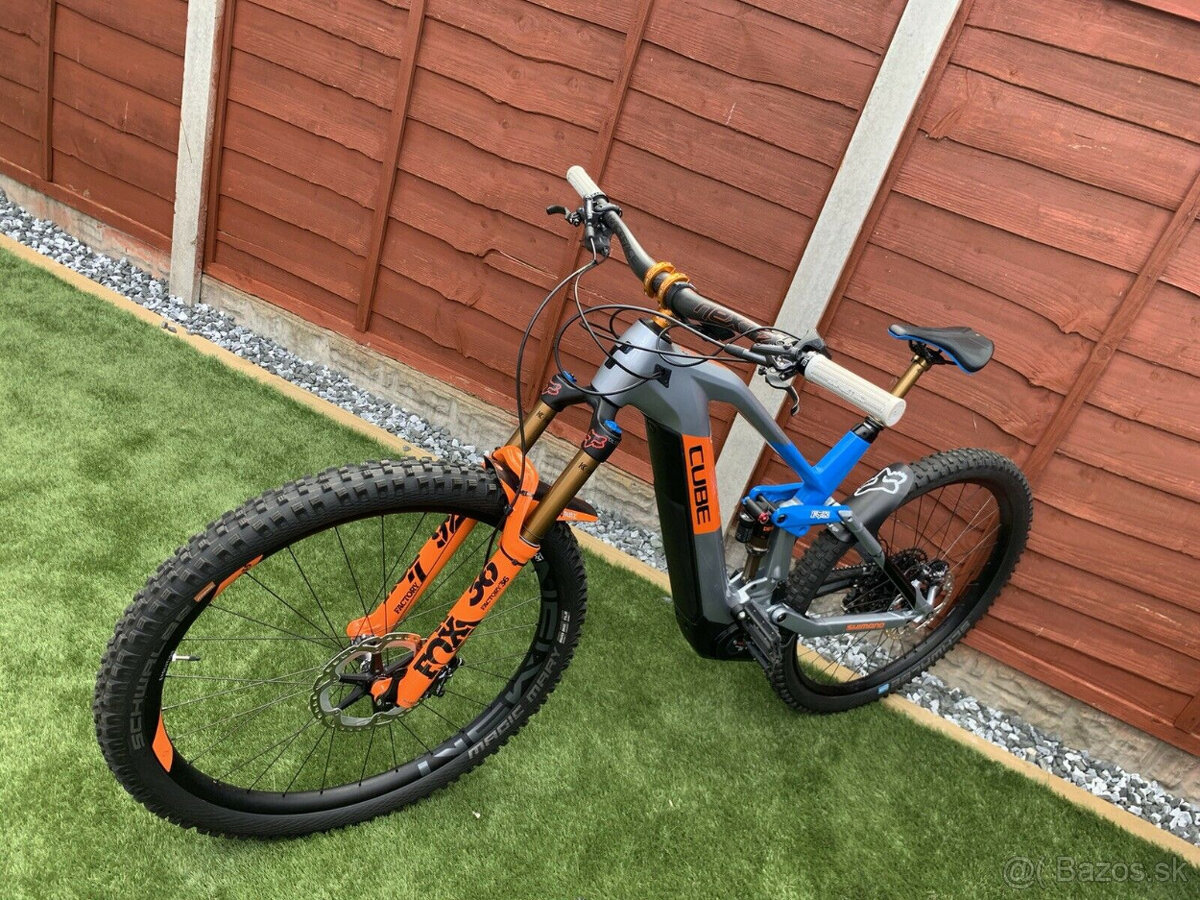 Elektrický bicykel Cube 2020