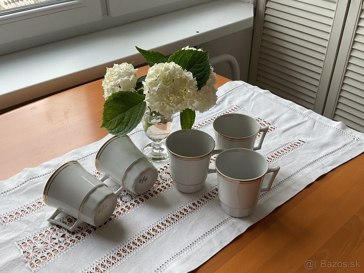 Porcelánové šálky