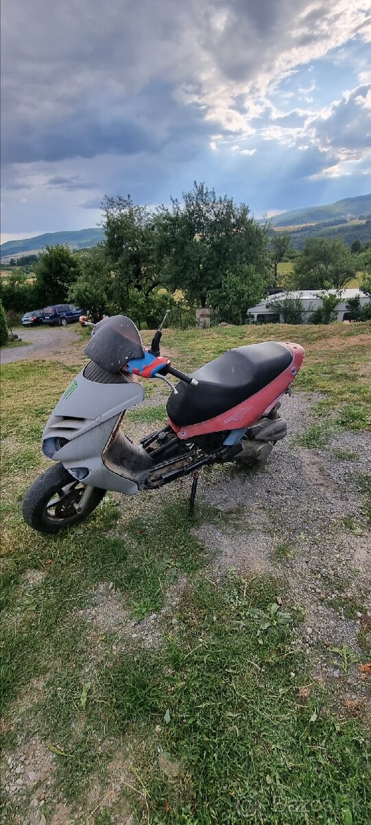 Skuter Aprilia leonardo 150cc