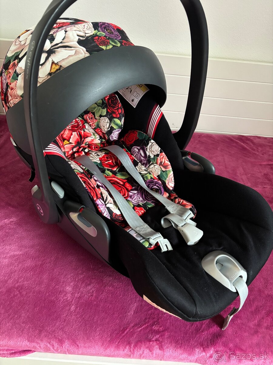 Autosedačka CYBEX Cloud Z I-Size Spring Blossom Dark