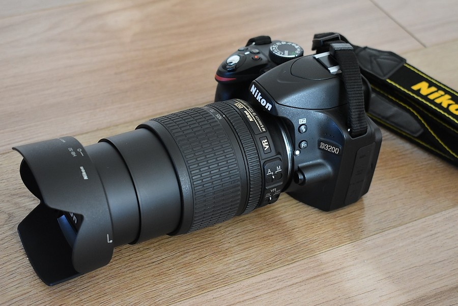 Nikon d3200 s VR AF 18-105 + brasna - nafotene 9 tisic.snim.