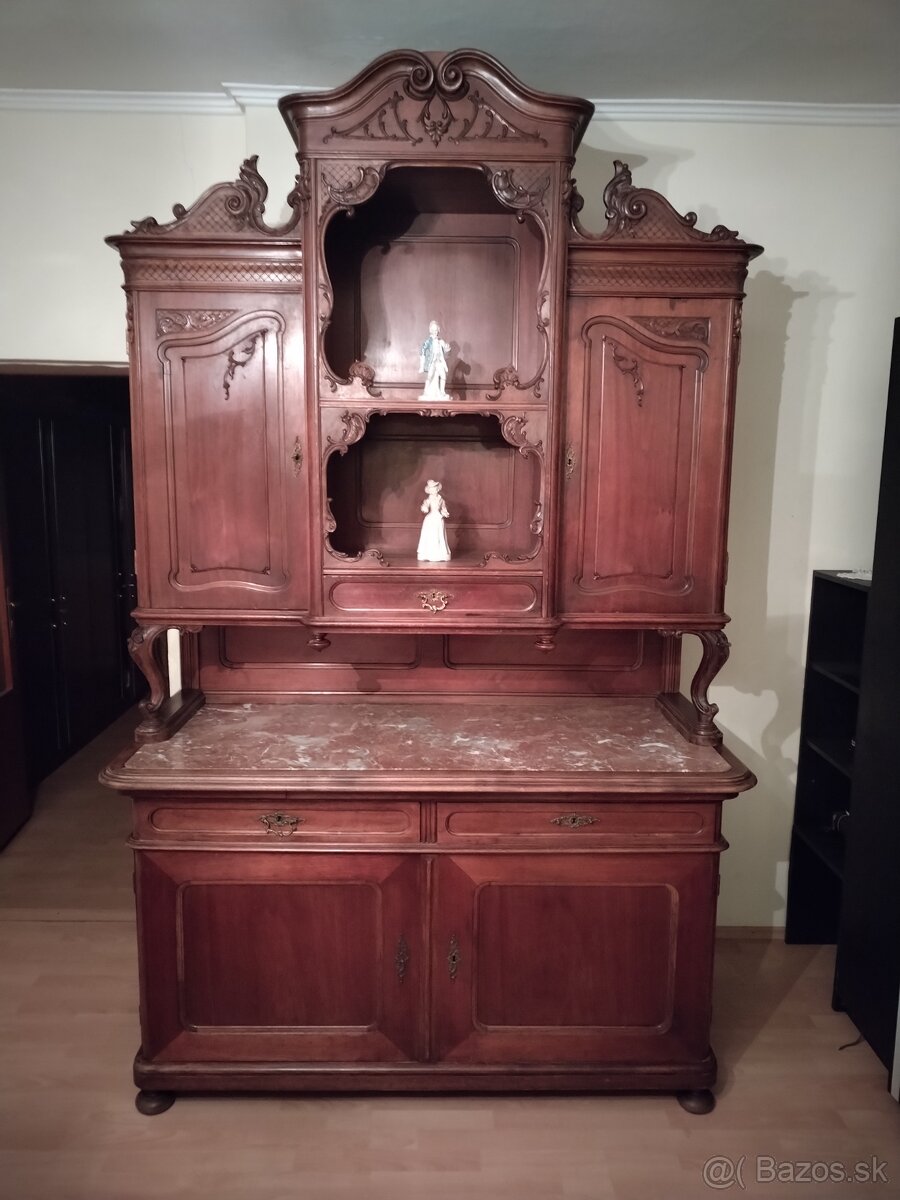 Príborník neobaroko