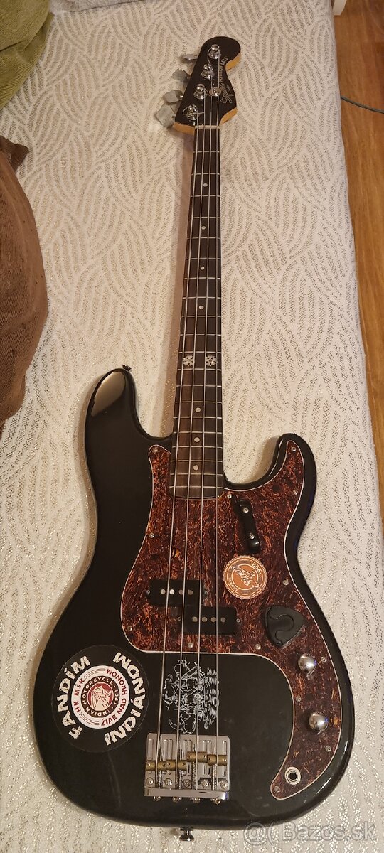 Squier precision bass