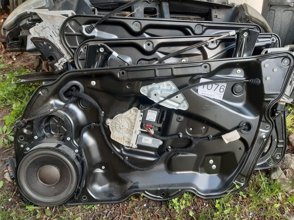 Stahovacka okna Passat B6