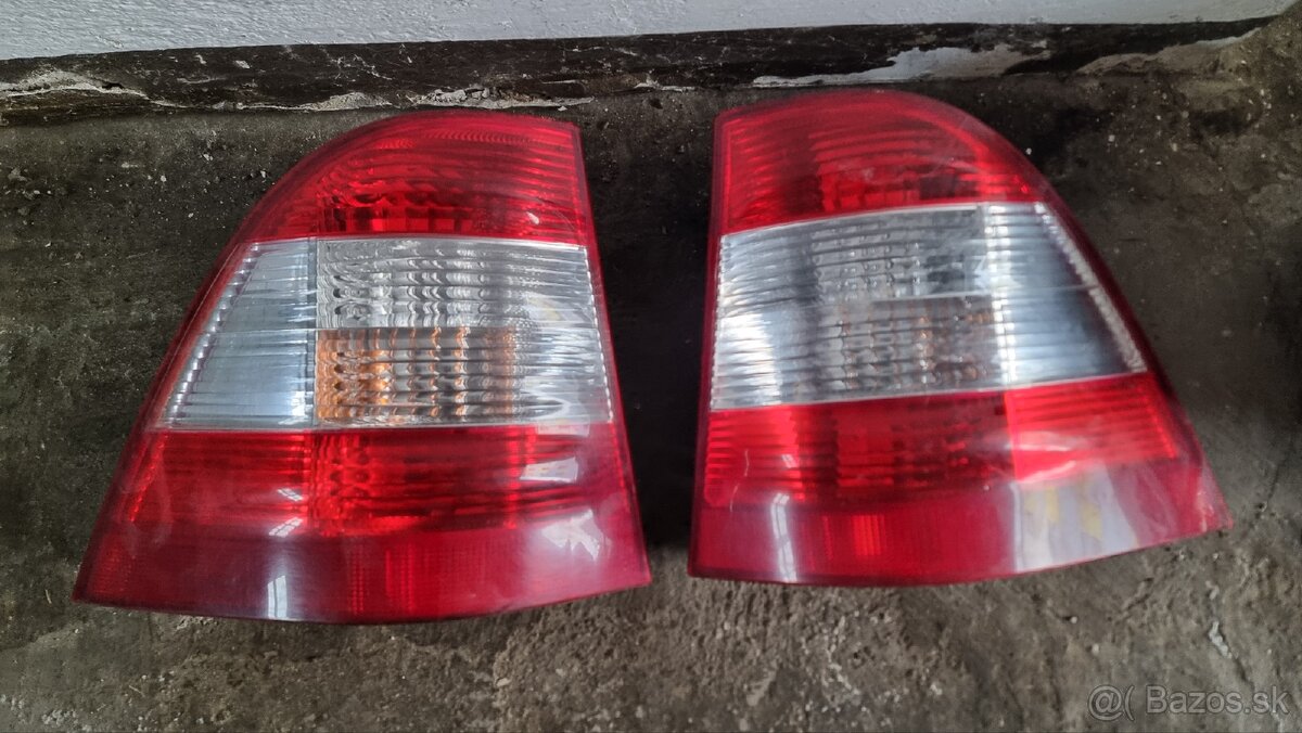 Zadné svetlá w163