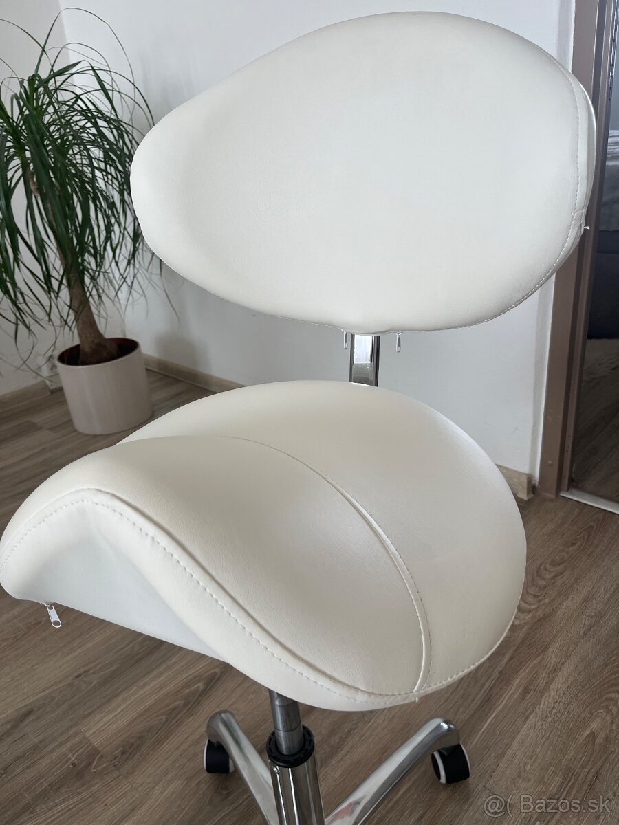 Kozmetická stolička