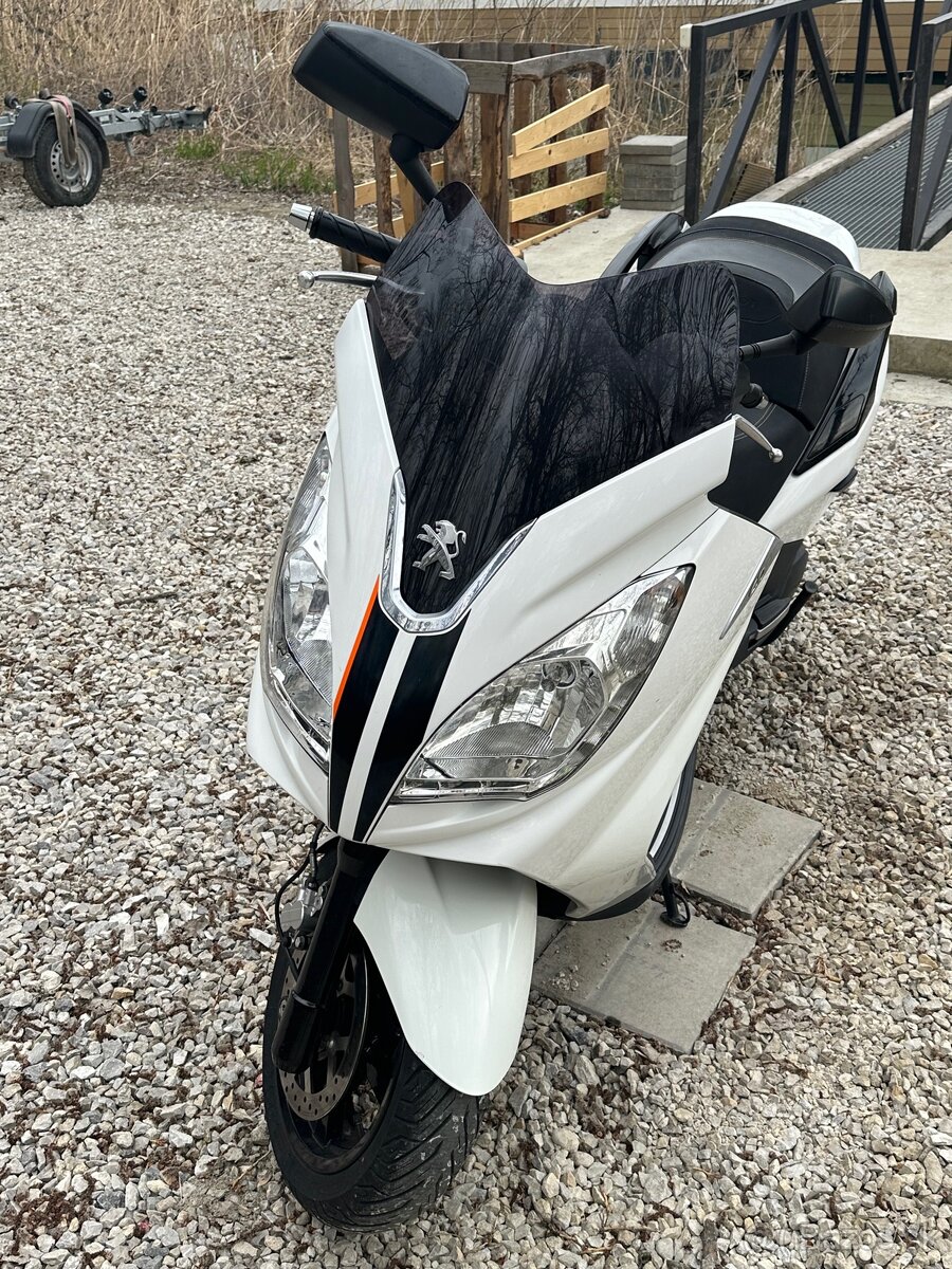 Peugeot Satelis 400