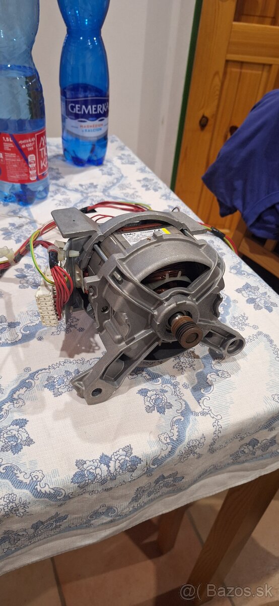 Motor z práčky