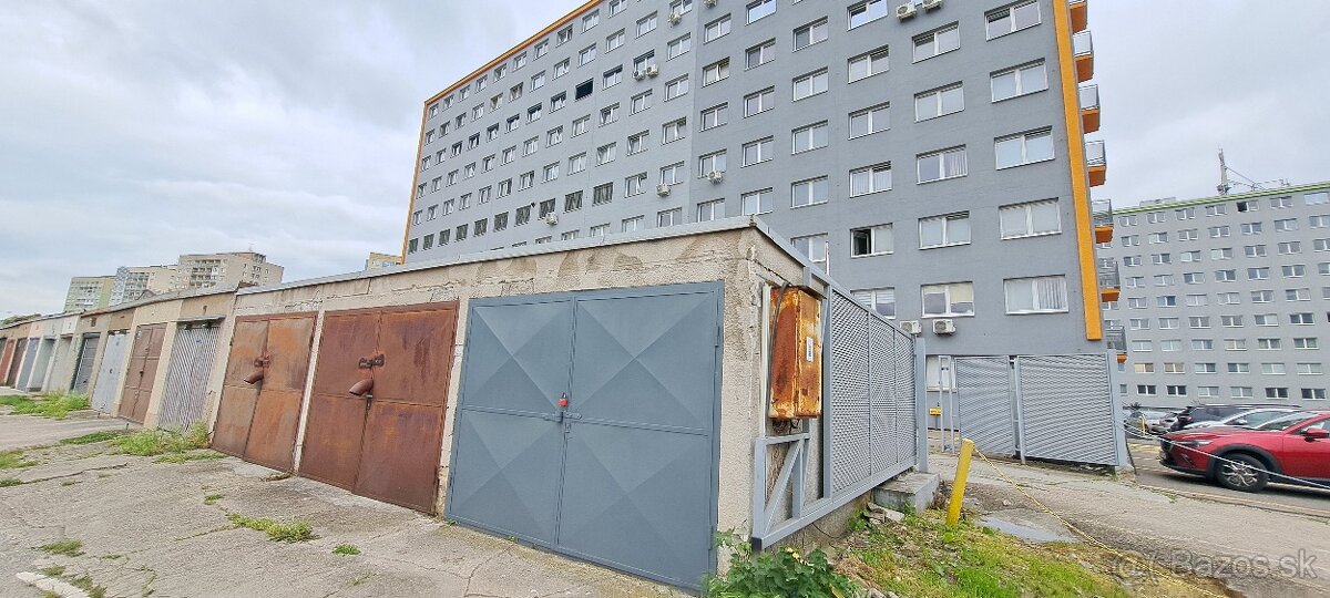 Na predaj rohová garáž - Košice, Kryvá ulica ( pri Auparku)