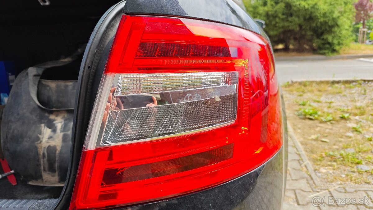 Octavia 3 zadné LED svetlo facelift 5E5 945 112 B