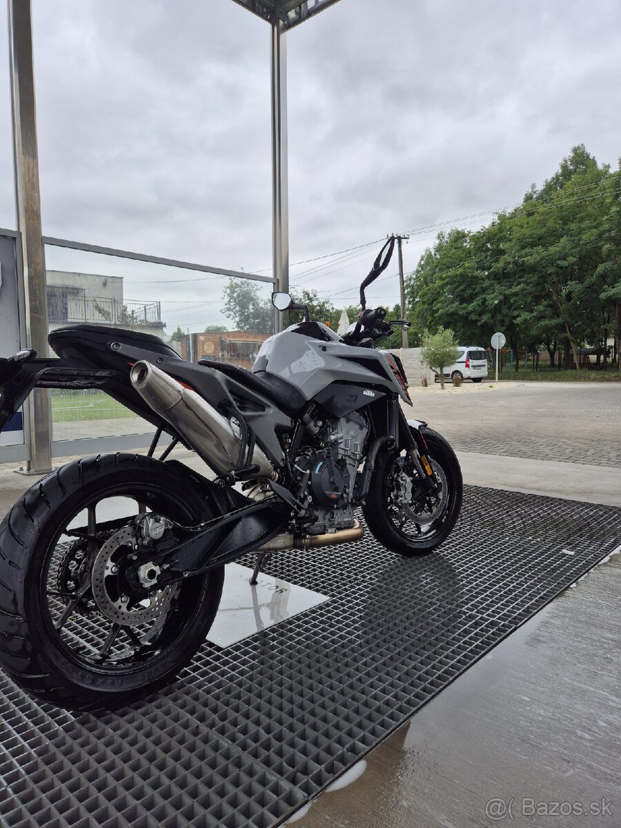 Ktm duke 790