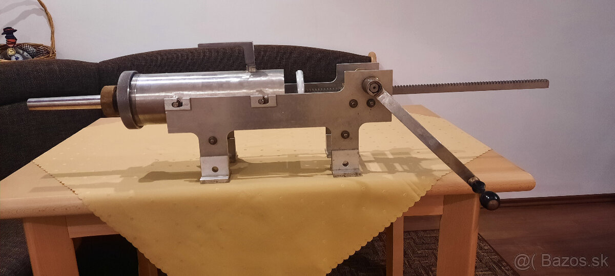 Plnička klobás a jaterníc