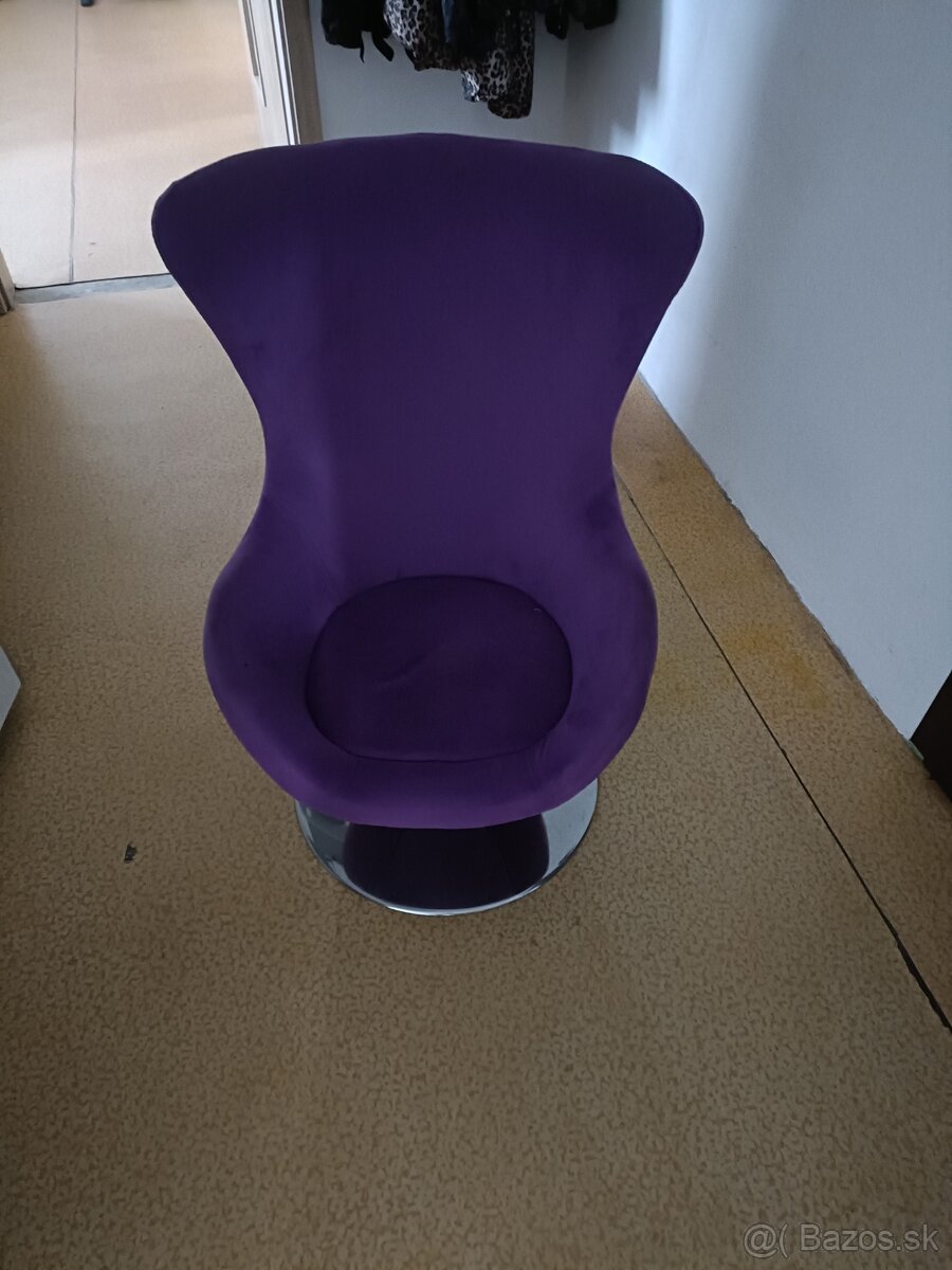 Otočné kreslo