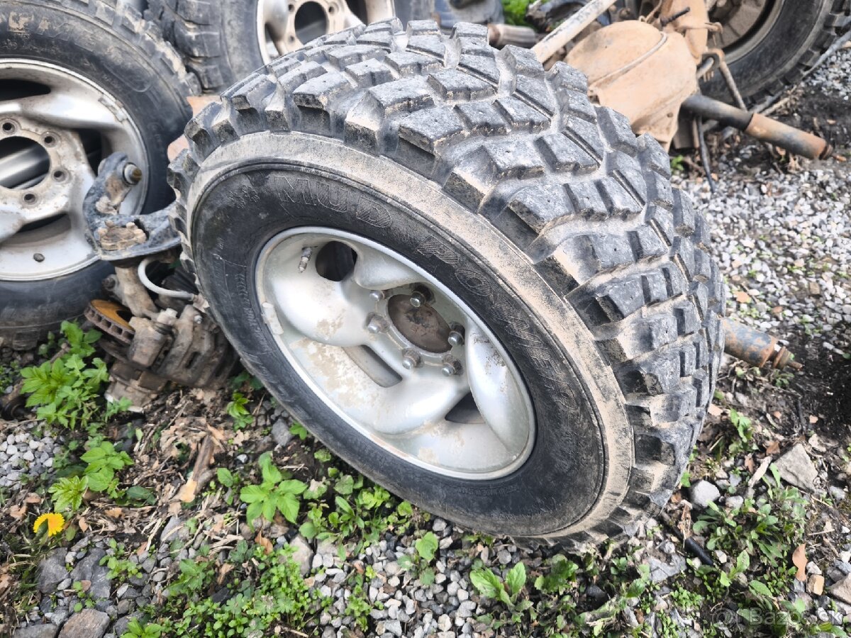 235 75 R15 truck 2000