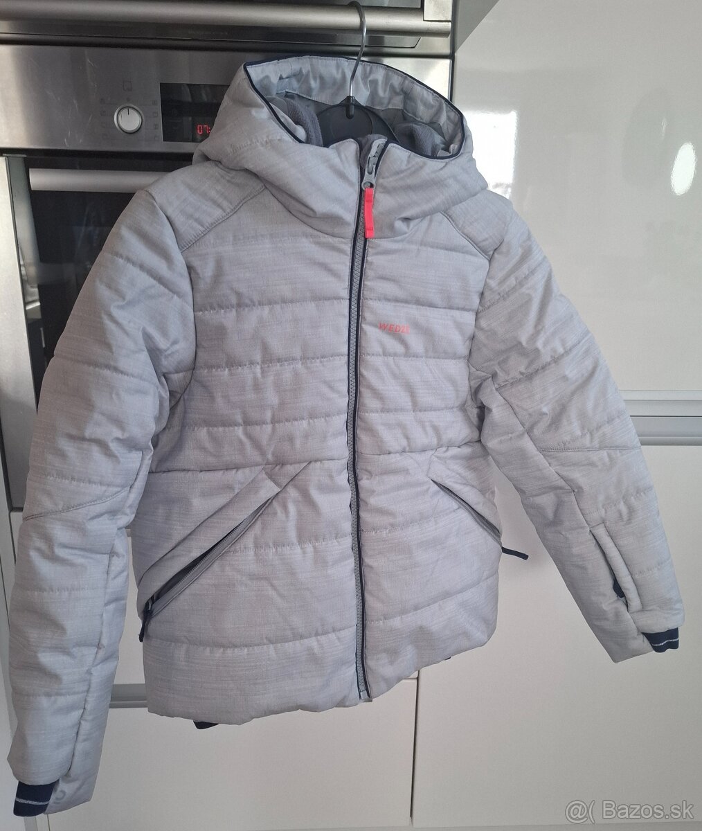 Zimna bunda Wedze z Decathlonu
