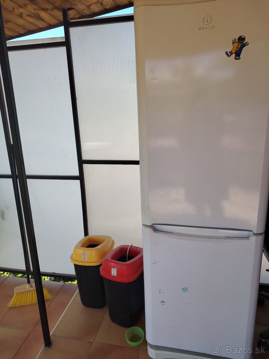 Indesit chladnička s mrazničkou