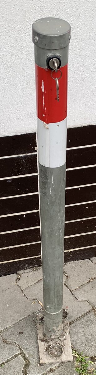parkovací stĺpik sklopný uzamykateľný