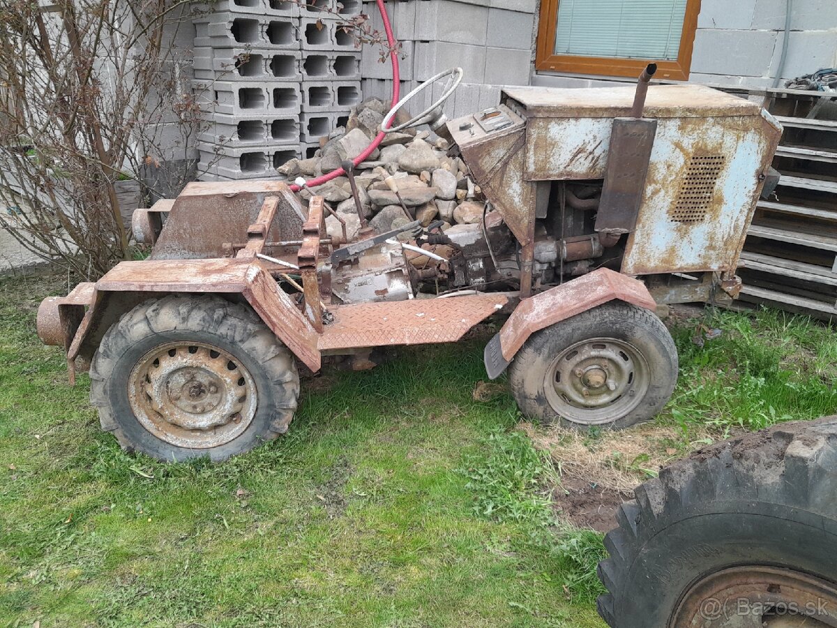 Domarobeny malotraktor