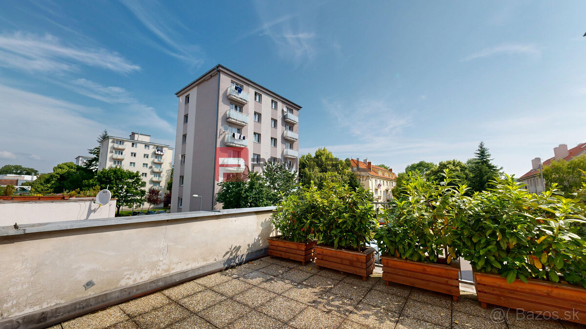 Na PREDAJ 3 izbový byt priamo v centre mesta Pezinok