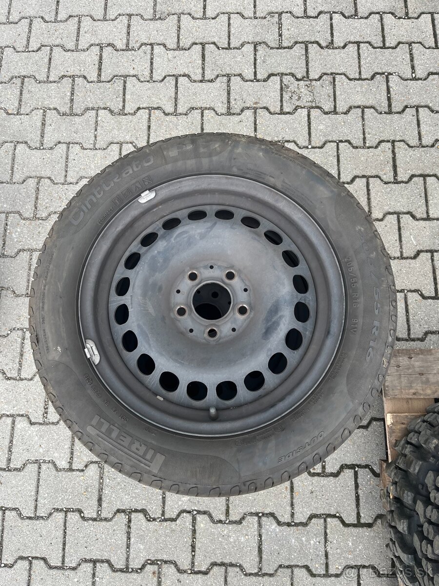 Letné gumy Pirelli 205/55 R16 s diskami