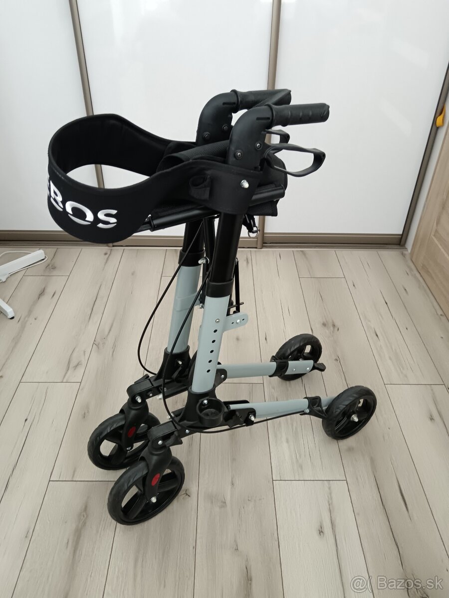 Skladacie chodítko nielen pre dôchodcov