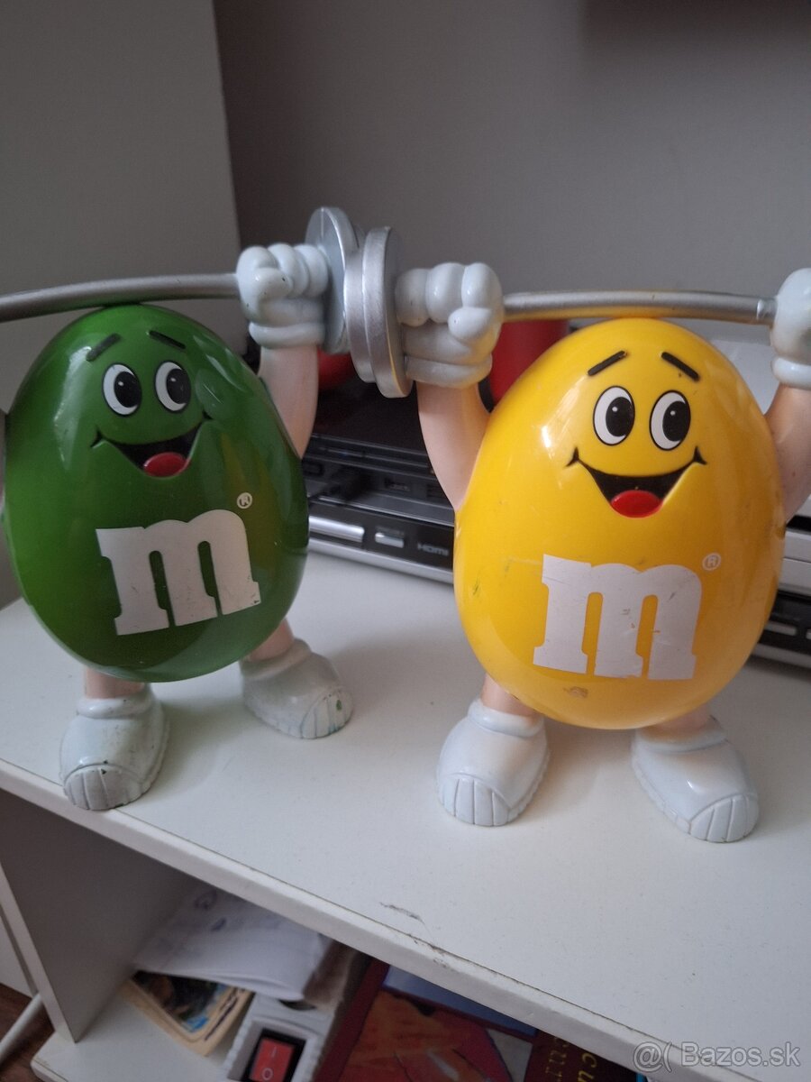 M&M
