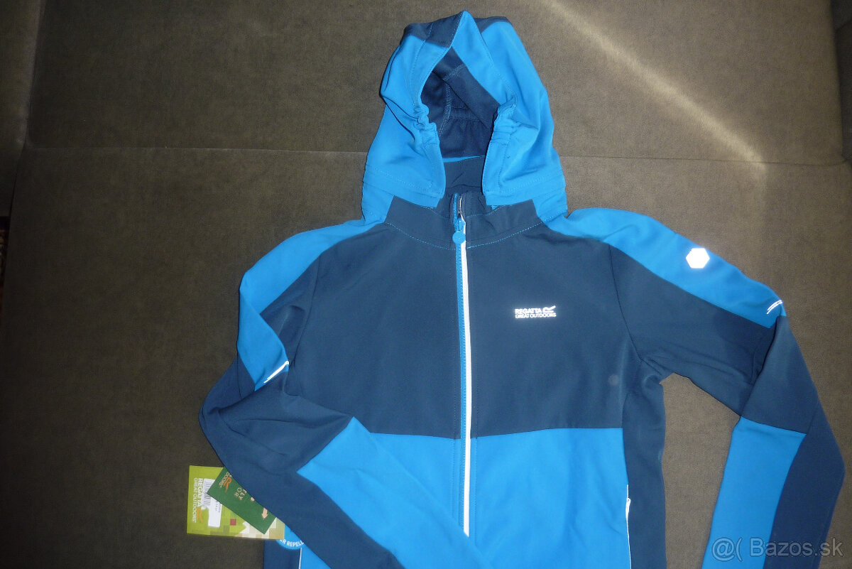 Pekná praktická softšelová bunda, NOVÁ S VISAČKOU, v.164