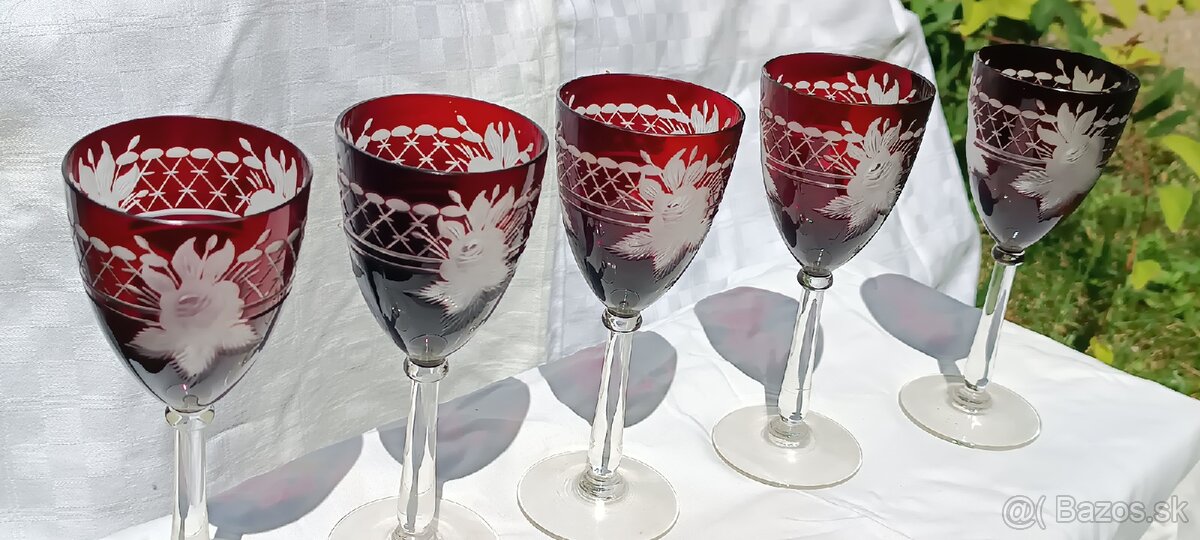 Poháre na víno rubínové brúsené sklo