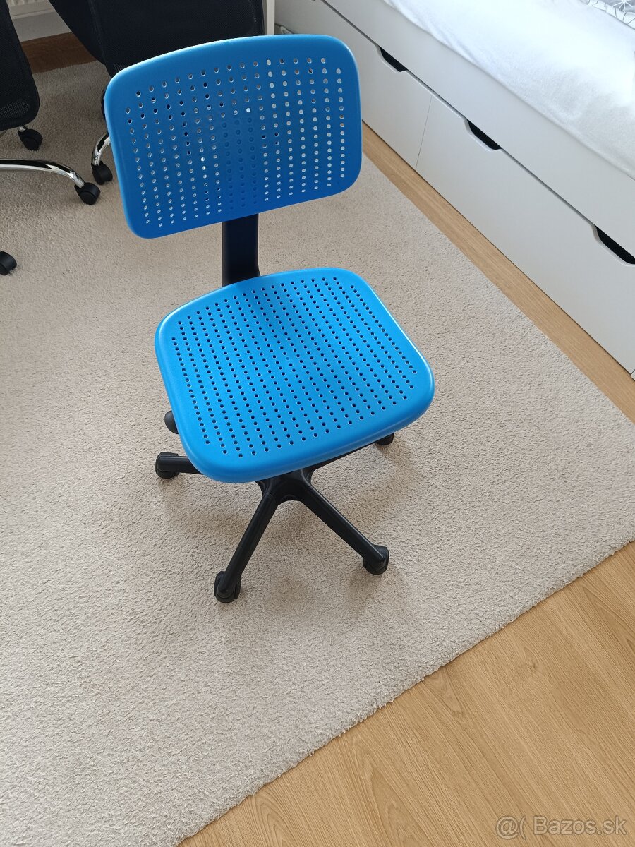 Predám detskú stoličku s kolieskami