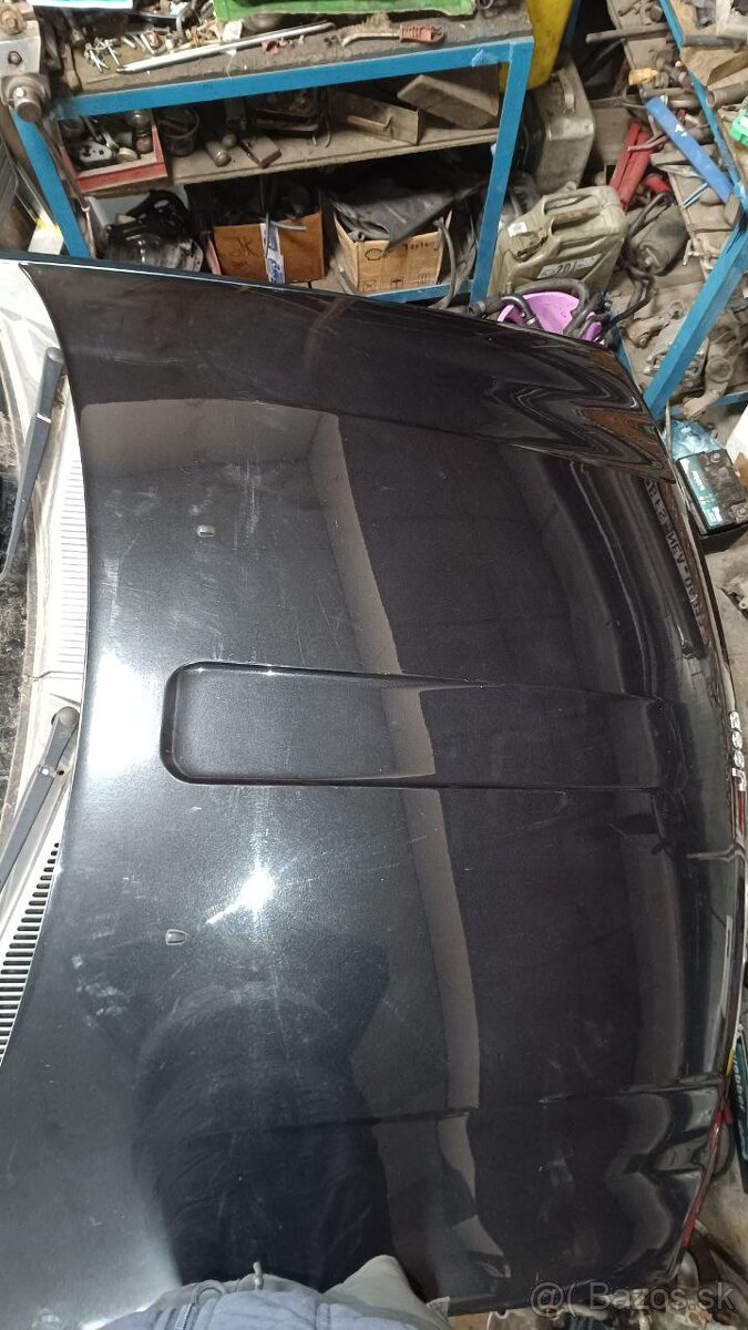 Kapota, jeep Grand Cherokee WK