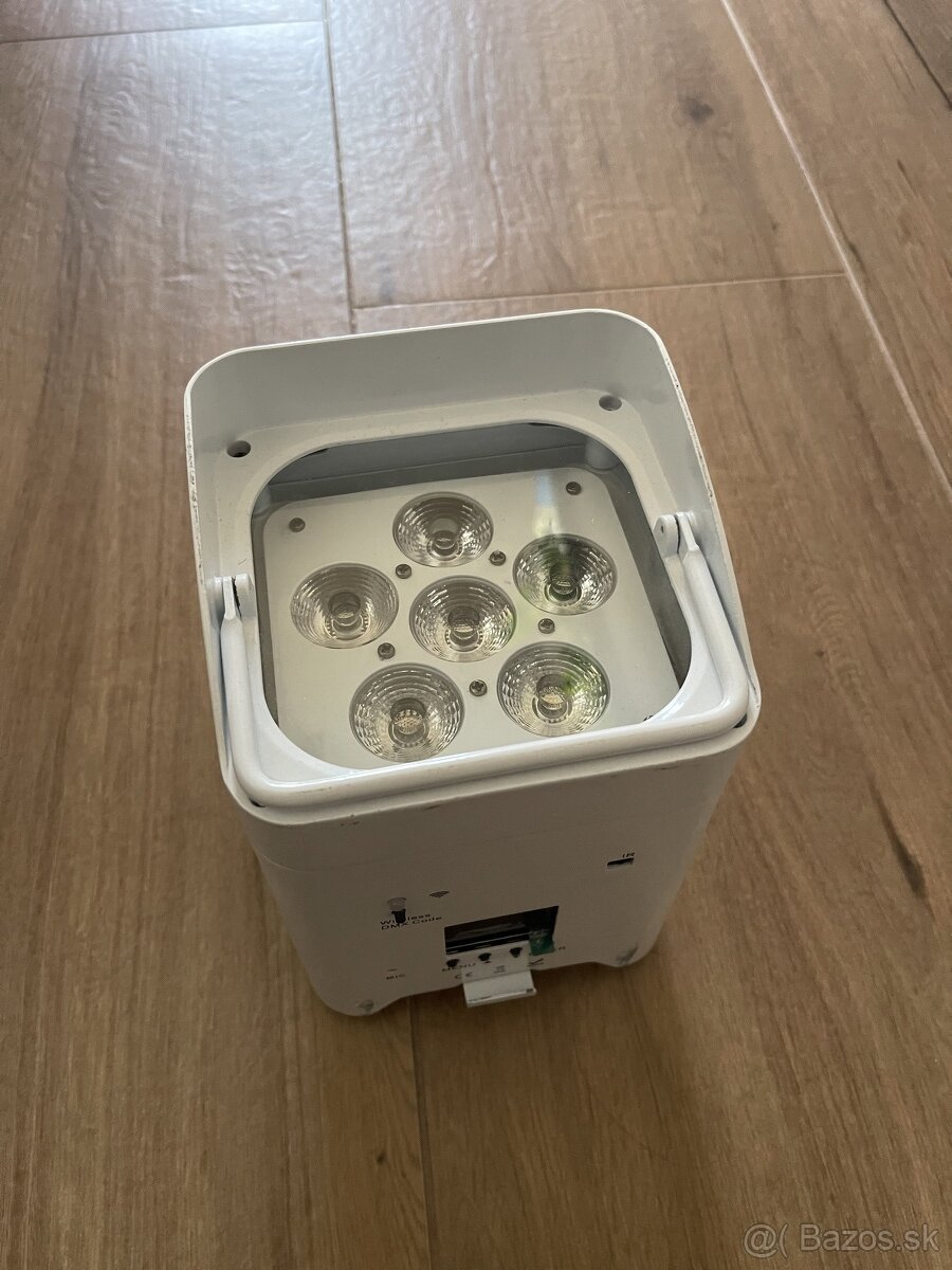 Nové baterkové WiFi LED PAR 6x18W RGBWAUV WiFi + kejs.