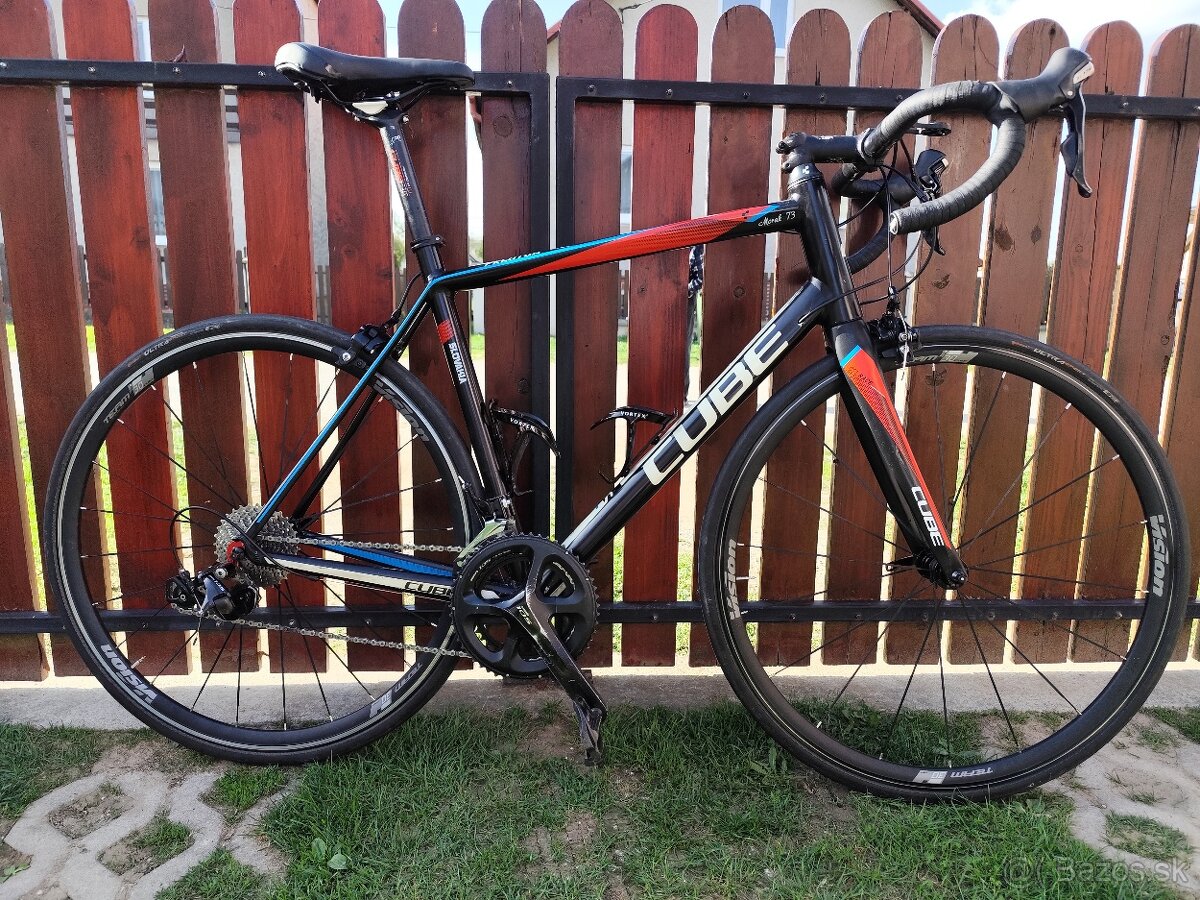 Cestný bicykel CUBE