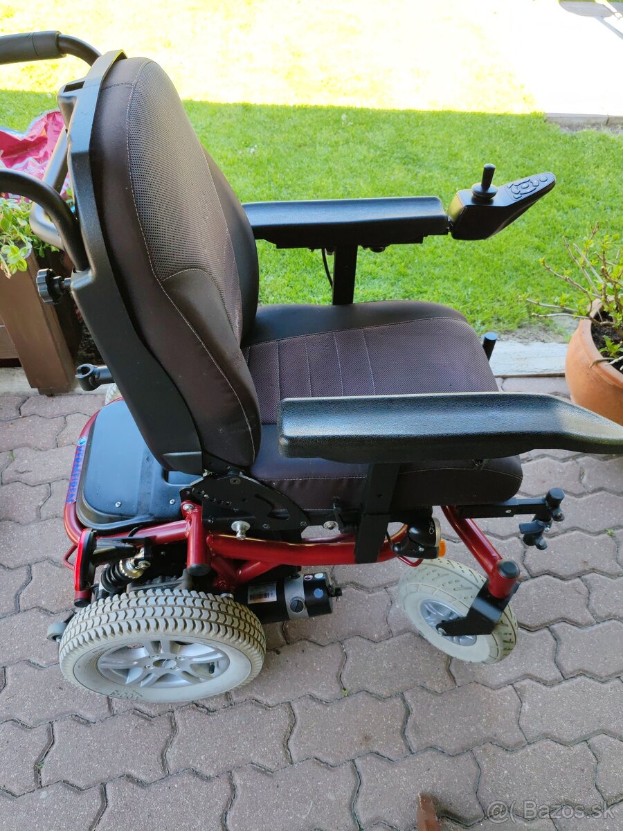 Predám elektrický invalidný vozík