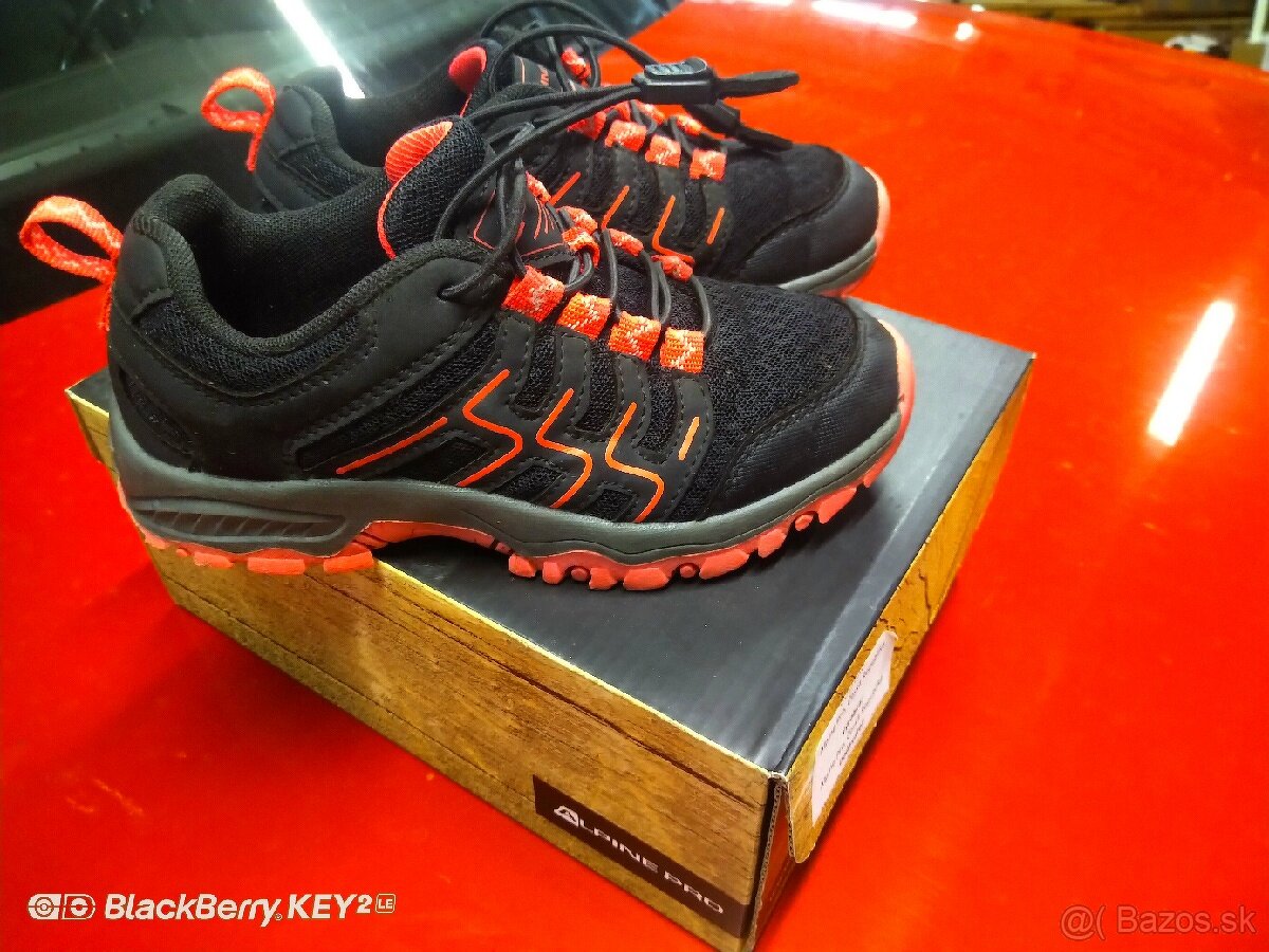 Dievcenske tenisky Alpine Pro velkost 30