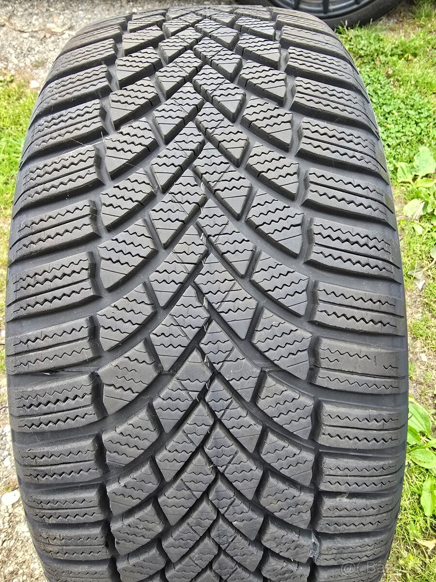 Predam 4 zimne pneu Bridgestone 225/45R17