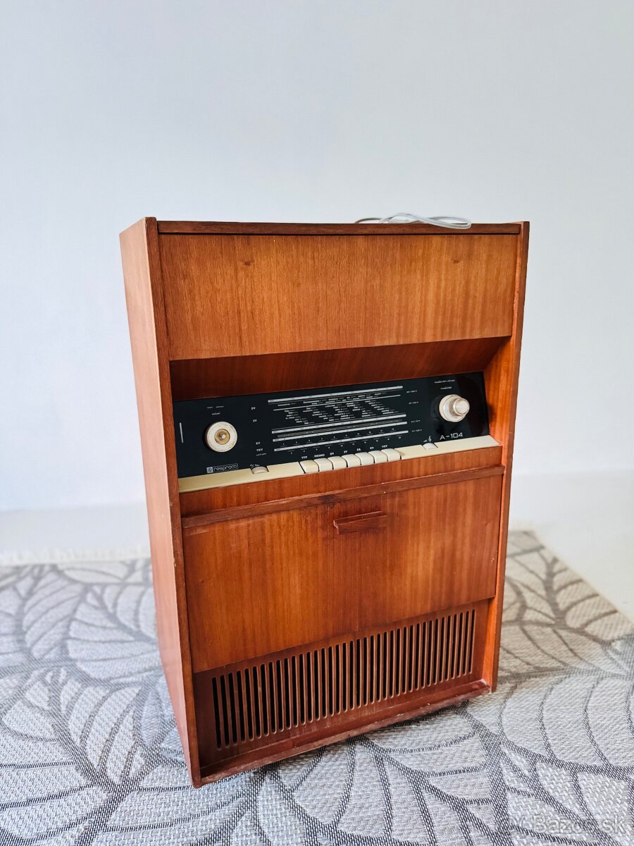 RETRO GRAMO-RÁDIO RESPEOM a TESLA FESTIVAL