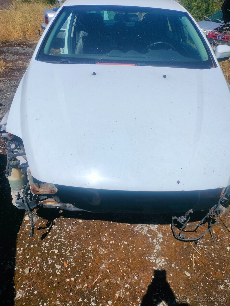 Predám náhradné diely na Ford Mondeo rok 2013