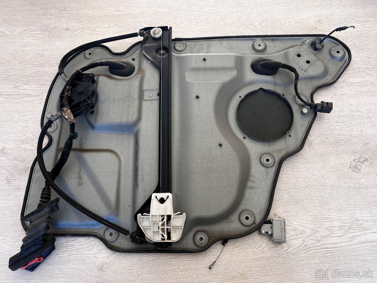 Mechanizmus sťahovania okna VW TOURAN