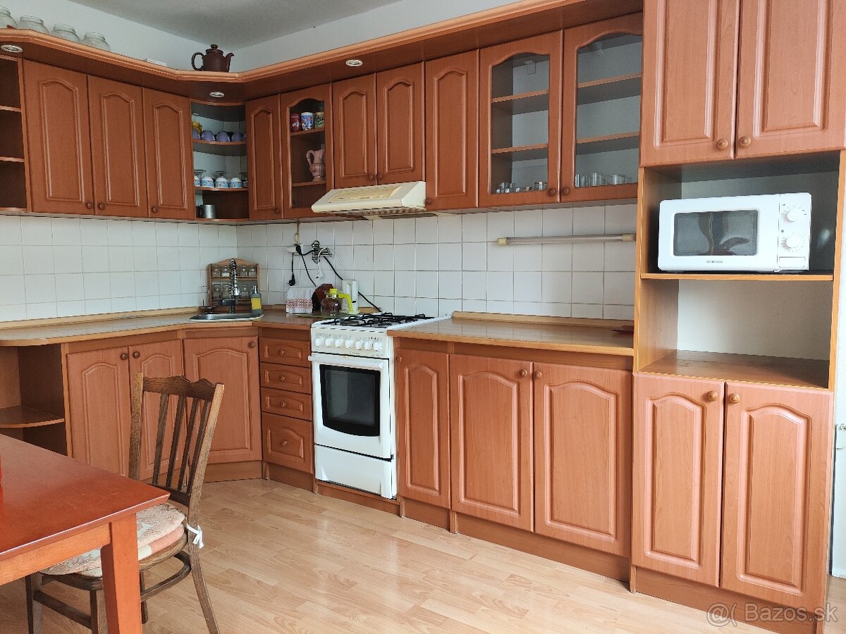 Prenájom,3 - izbový byt Ťahanovce