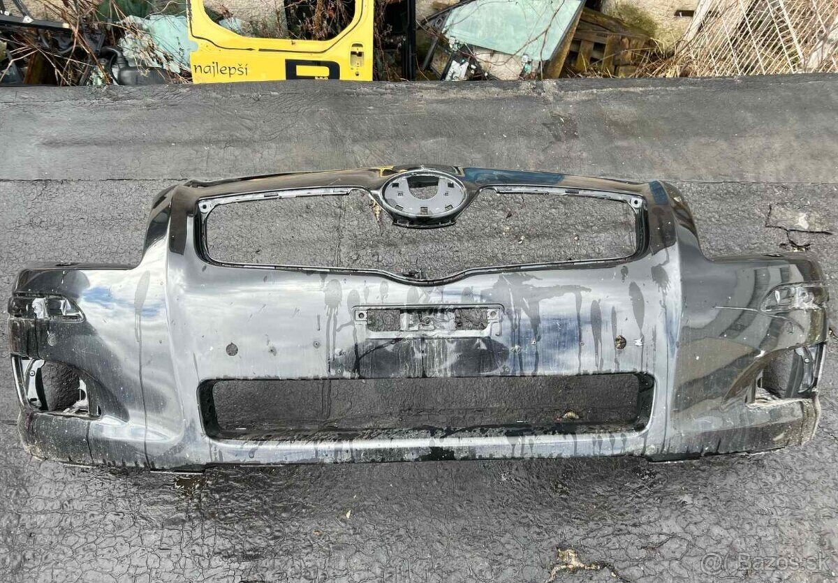 Predny naraznik Toyota Avensis T25, lift