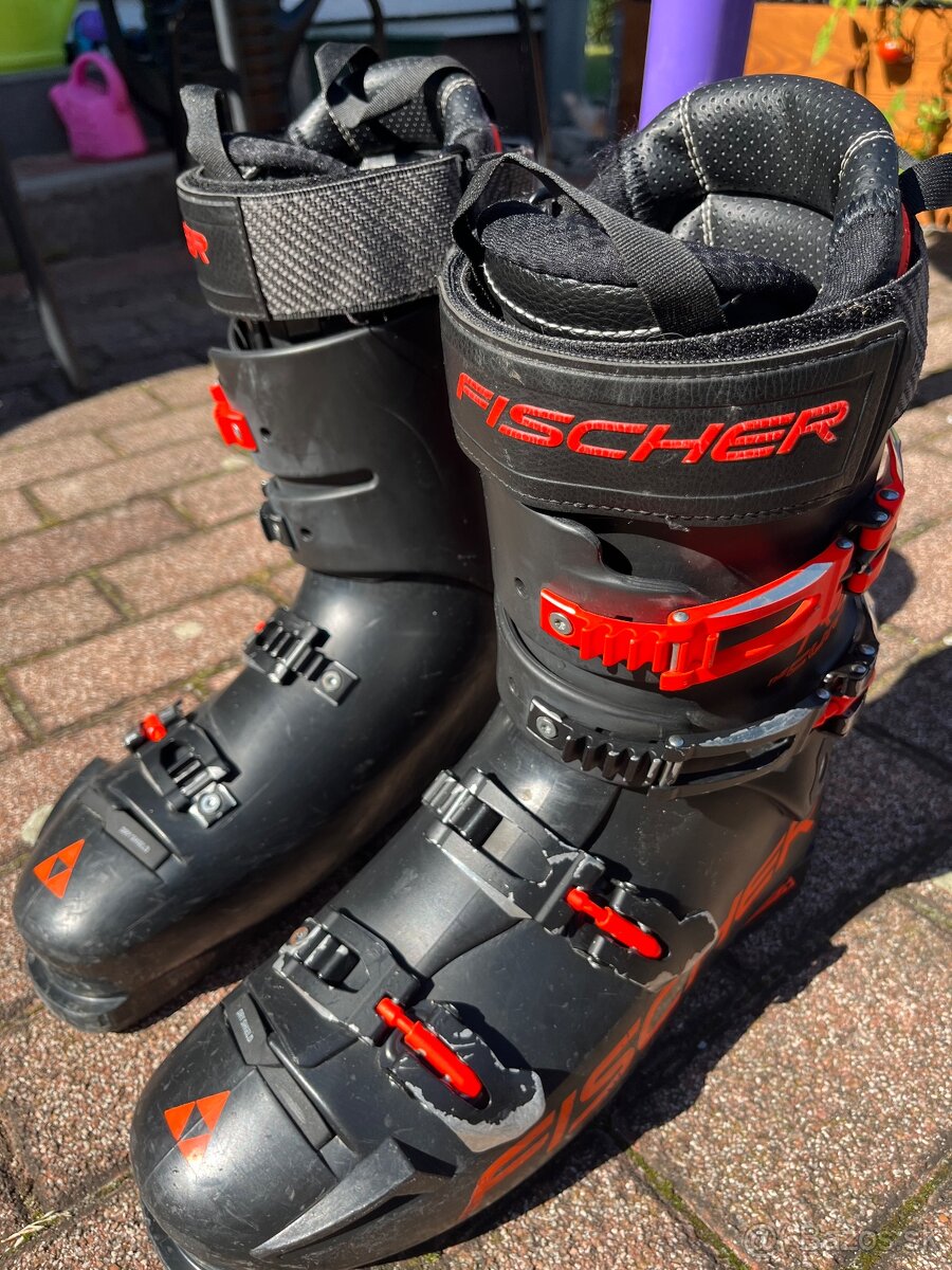 Lyziarky Fischer RC4 The Curv 130 velkost 30.0/30.5