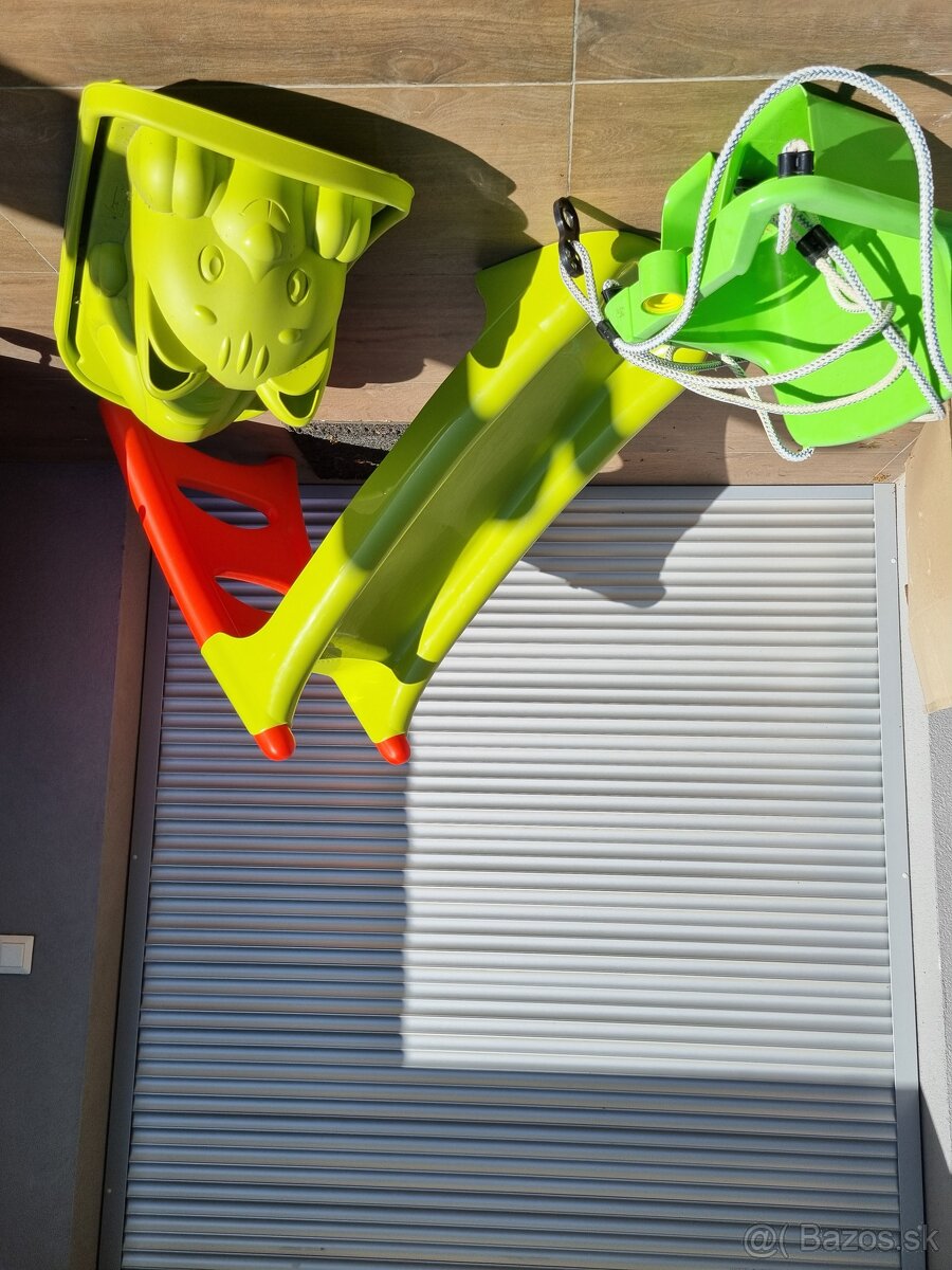 Detska smyklavka a 2x hojdacka