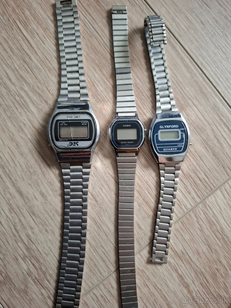 Staré digitálne hodinky