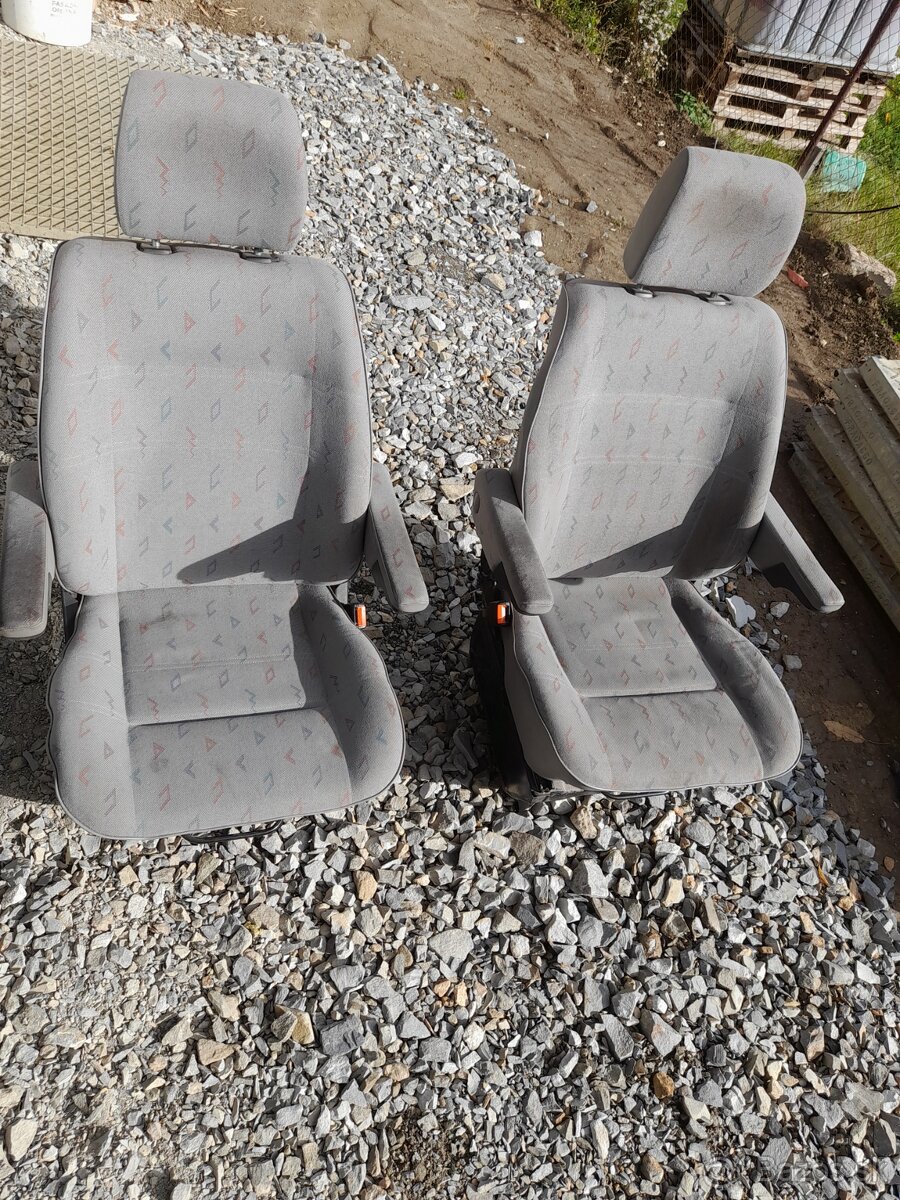 Transporter t4 sedacky-pilotky