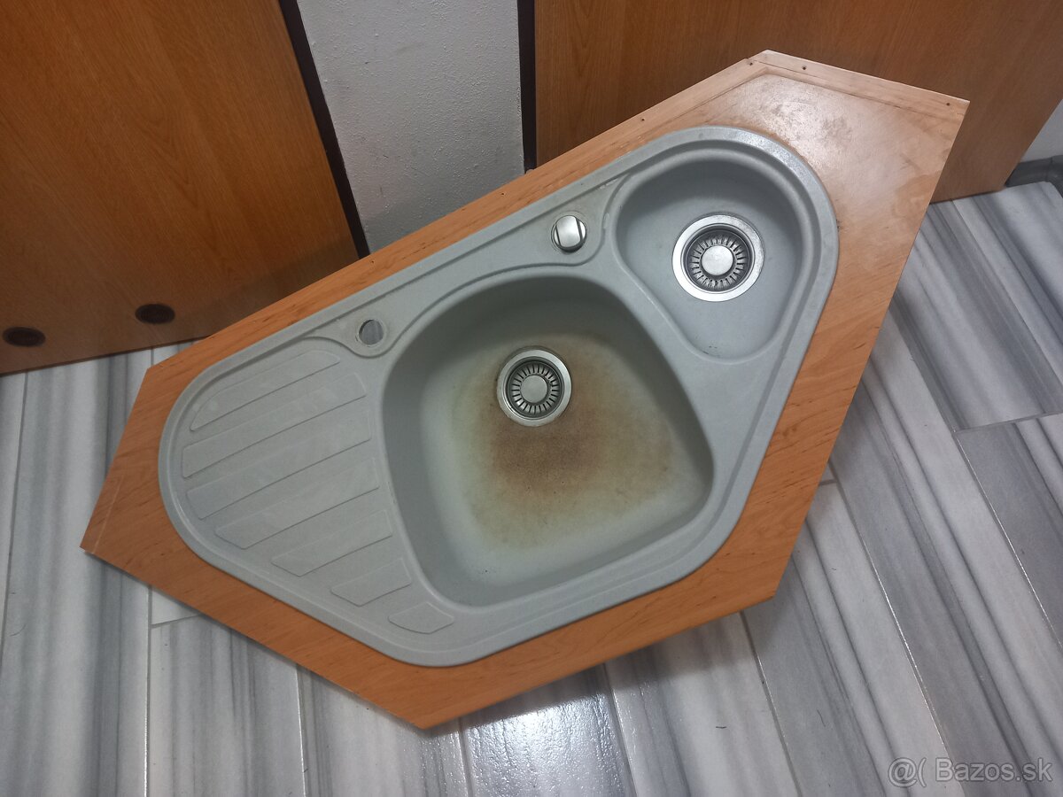 Kameninovy rohovy drez Franke