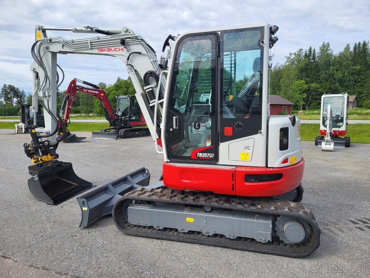 Takeuchi TB 257 FR