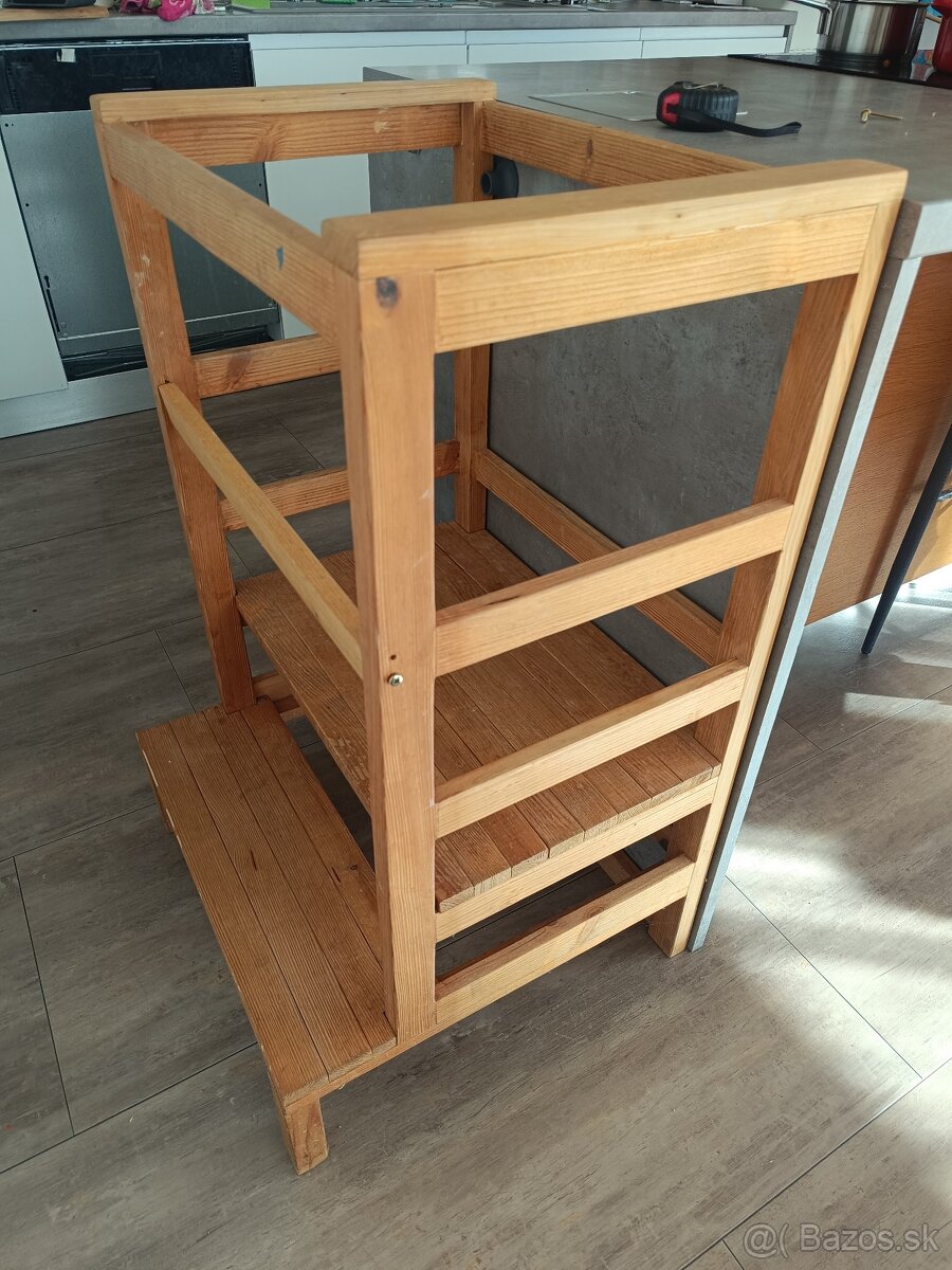 Predám pevnú drevenú učiacu vežu