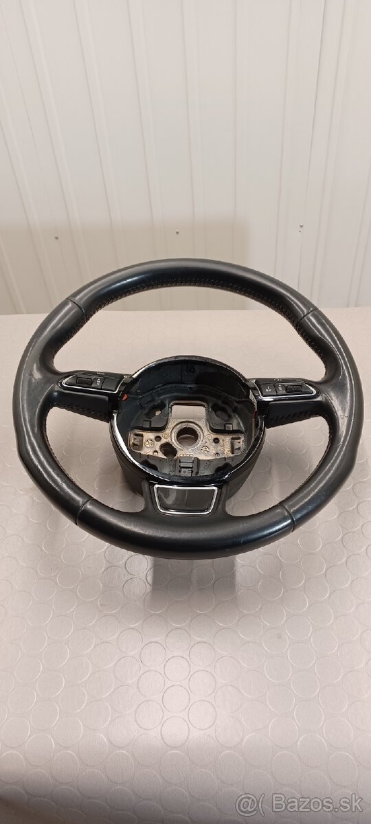 Volant Audi A4 Avant B8
Rok : 06/2013 model 2014