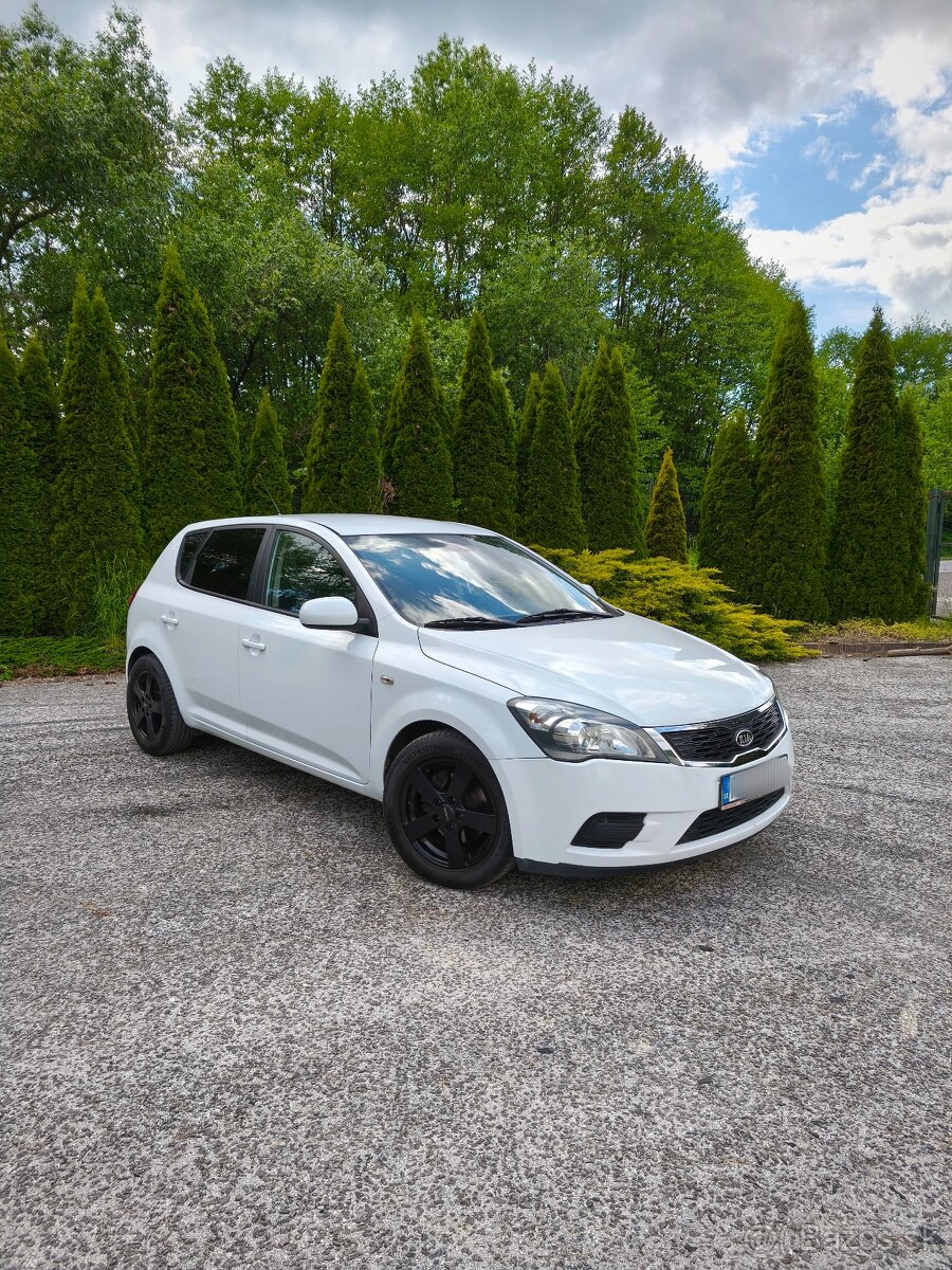 Kia Ceed 1.4 CVVT, Benzín ,127 000km, Kupované na SK