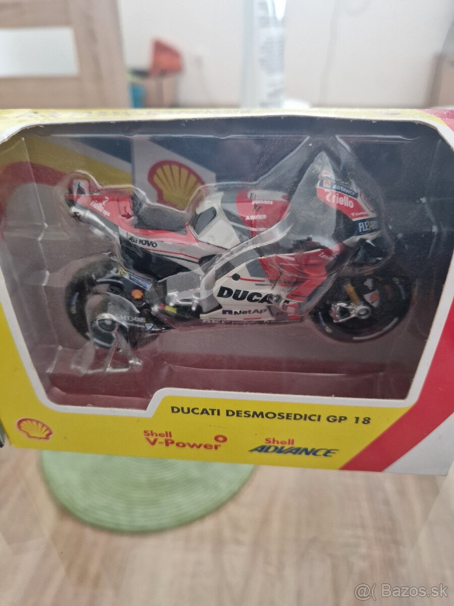 autička a motorka